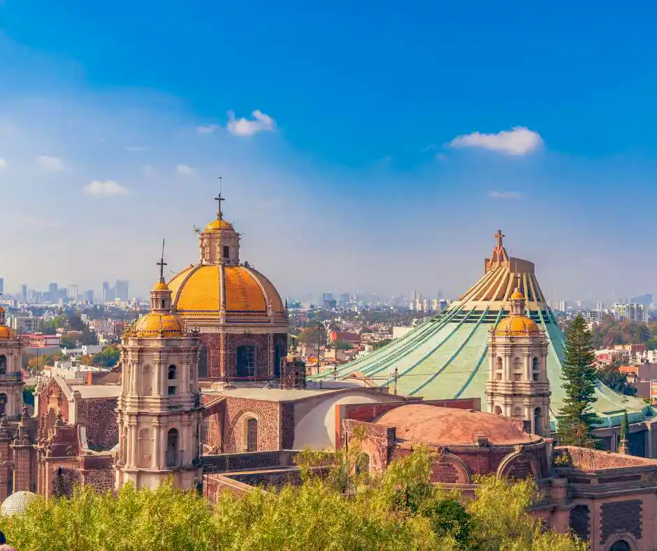 Offerta viaggio Messico con visita alla Basilica di Guadalupe Basilica di Guadalupe a Città del Messico con vista panoramica sulla città