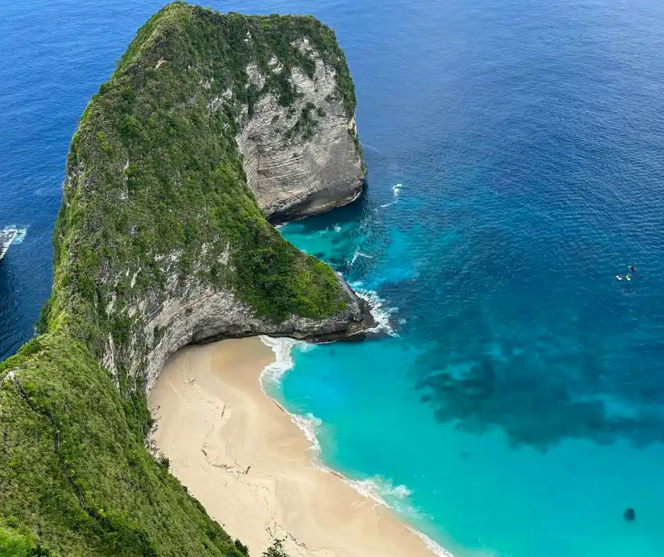 Pacchetto vacanza Bali con soggiorno mare a Nusa Dua Spiaggia di Nusa Dua a Bali con mare tropicale, sabbia chiara e resort