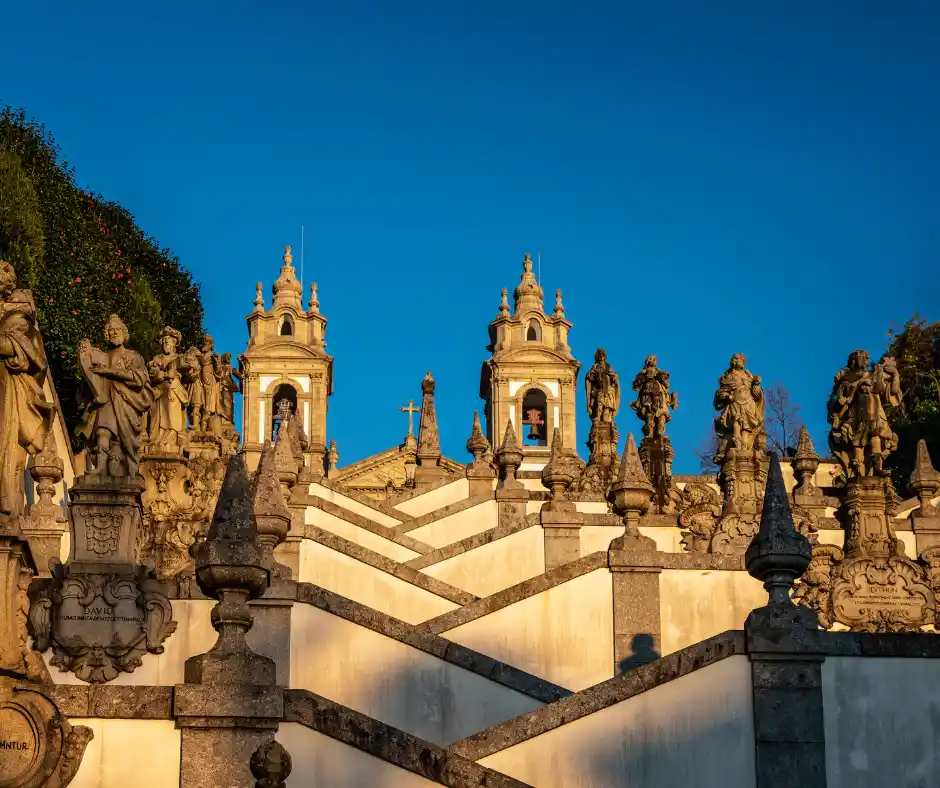 Viaggio organizzato Portogallo con visita a Coimbra Cortile storico dell'Università di Coimbra patrimonio UNESCO