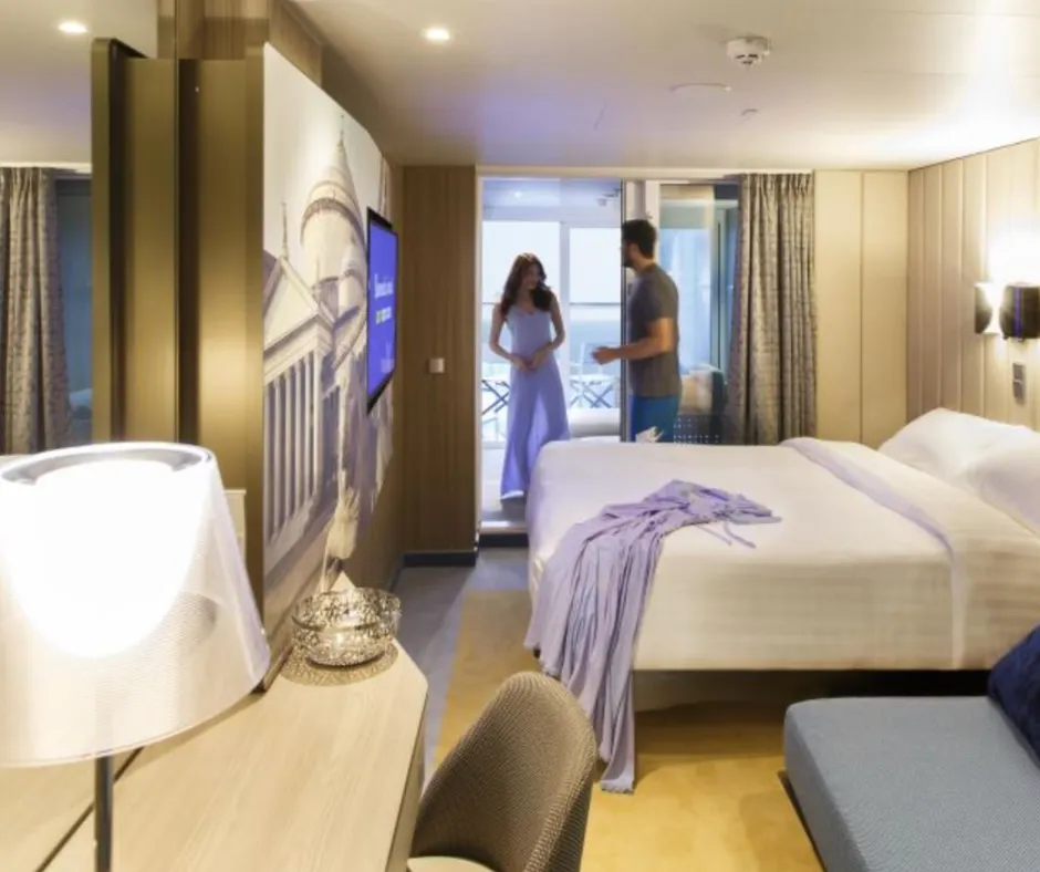 Pacchetto vacanza Costa Smeralda con cabina balcone alle Canarie Cabina con balcone della nave Costa Smeralda durante la crociera alle Canarie.