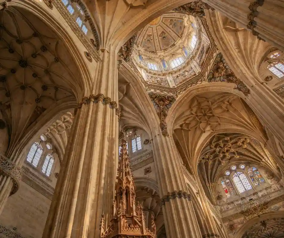 Offerta viaggio Regno Unito – Gloucester Cathedral Interno della Cattedrale di Gloucester durante il viaggio nel Regno Unito.